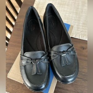 Clarks Ashland Women's Black Loafers